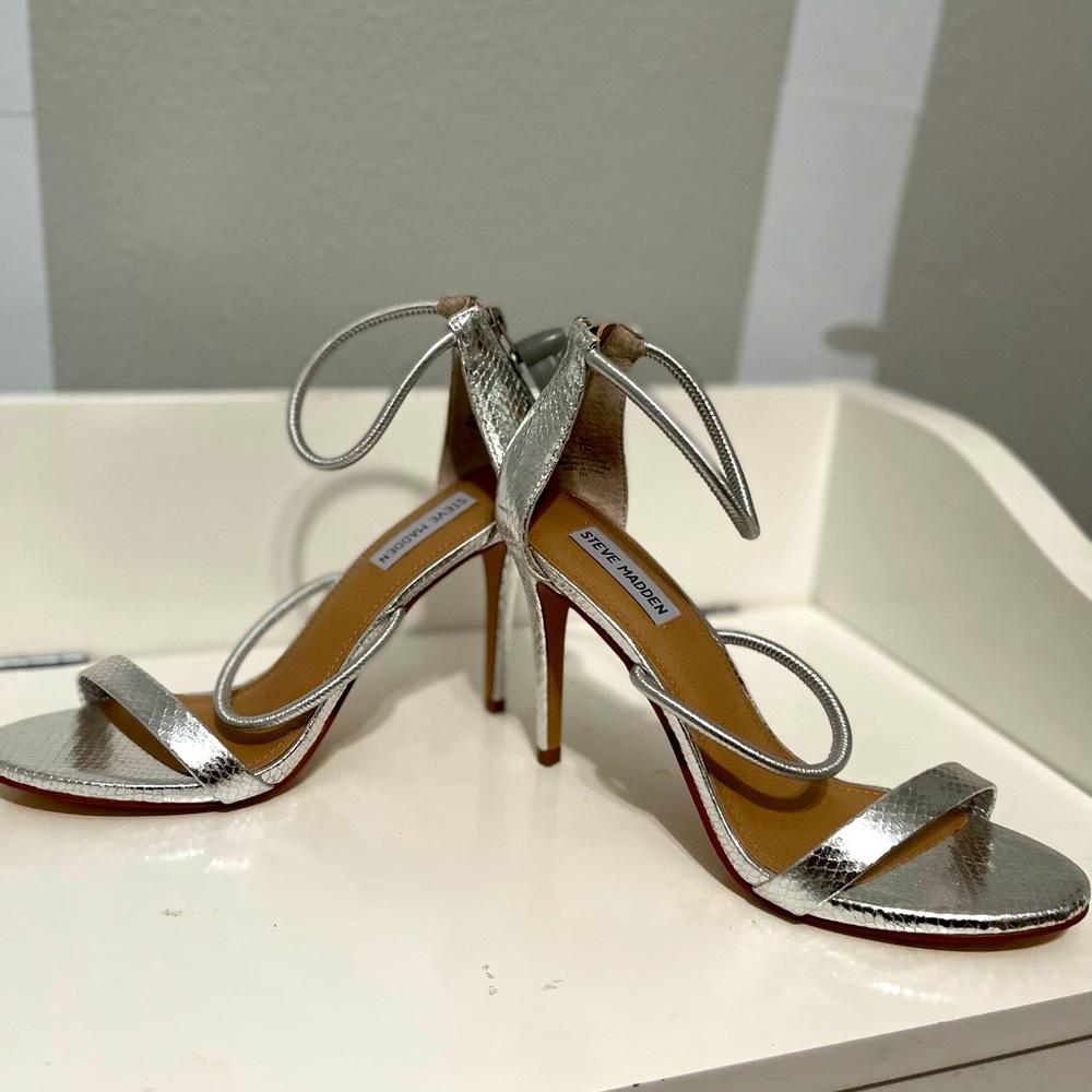 Steve Madden Clay Stiletto Silver metallic new box 9.5